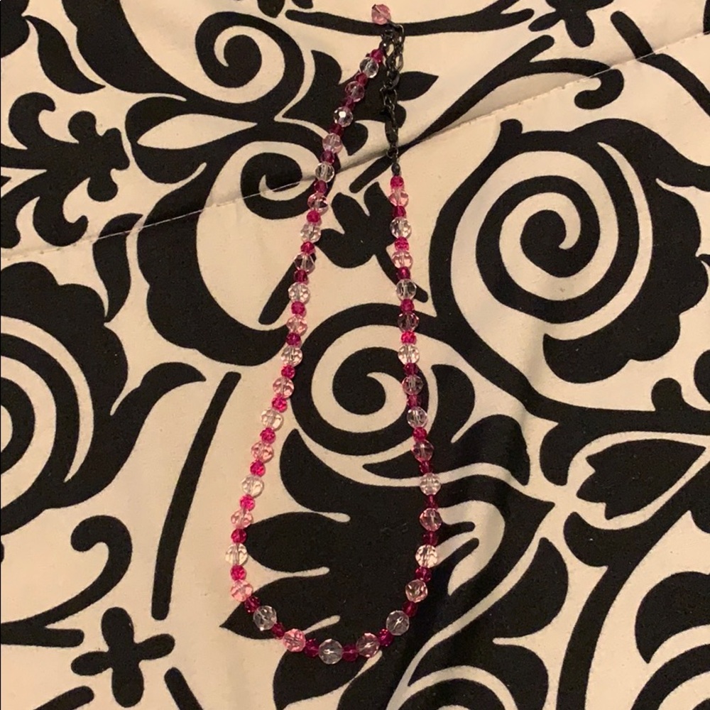 NWT! Pink and clear beaded necklace. NEW!